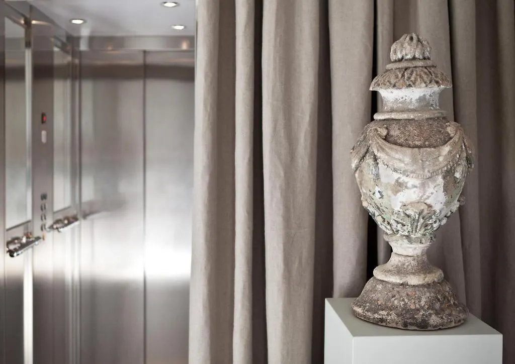 Seven Rooms Villadorata Noto 3*,